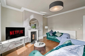 30 percent off! The Georgian Penthouse in Wakefield - Parking